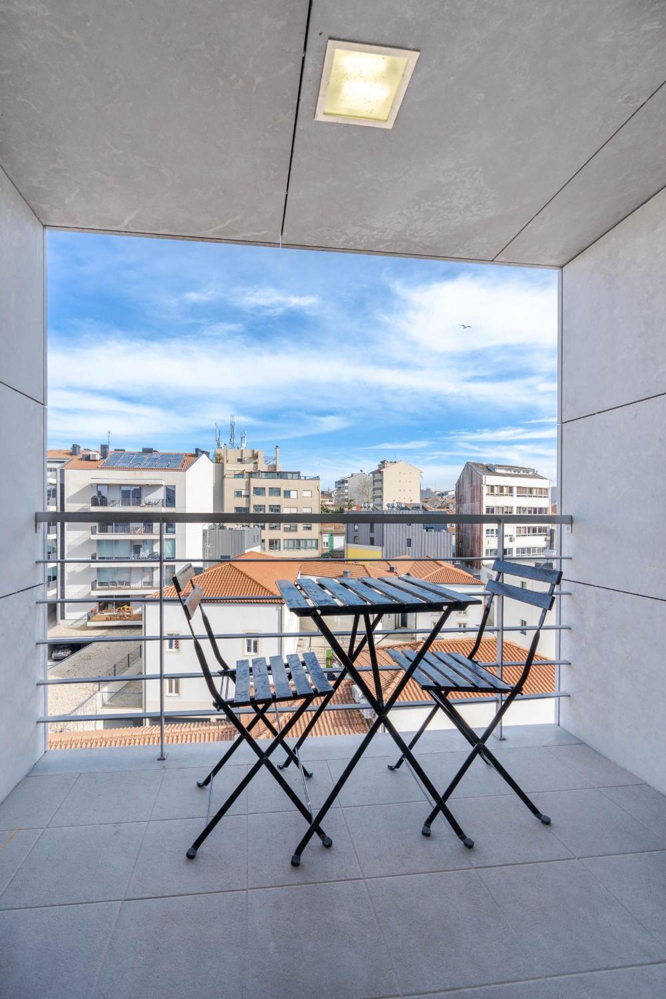 Cedofeita Sunny Apartment - Balcony & Parking Porto Luaran gambar