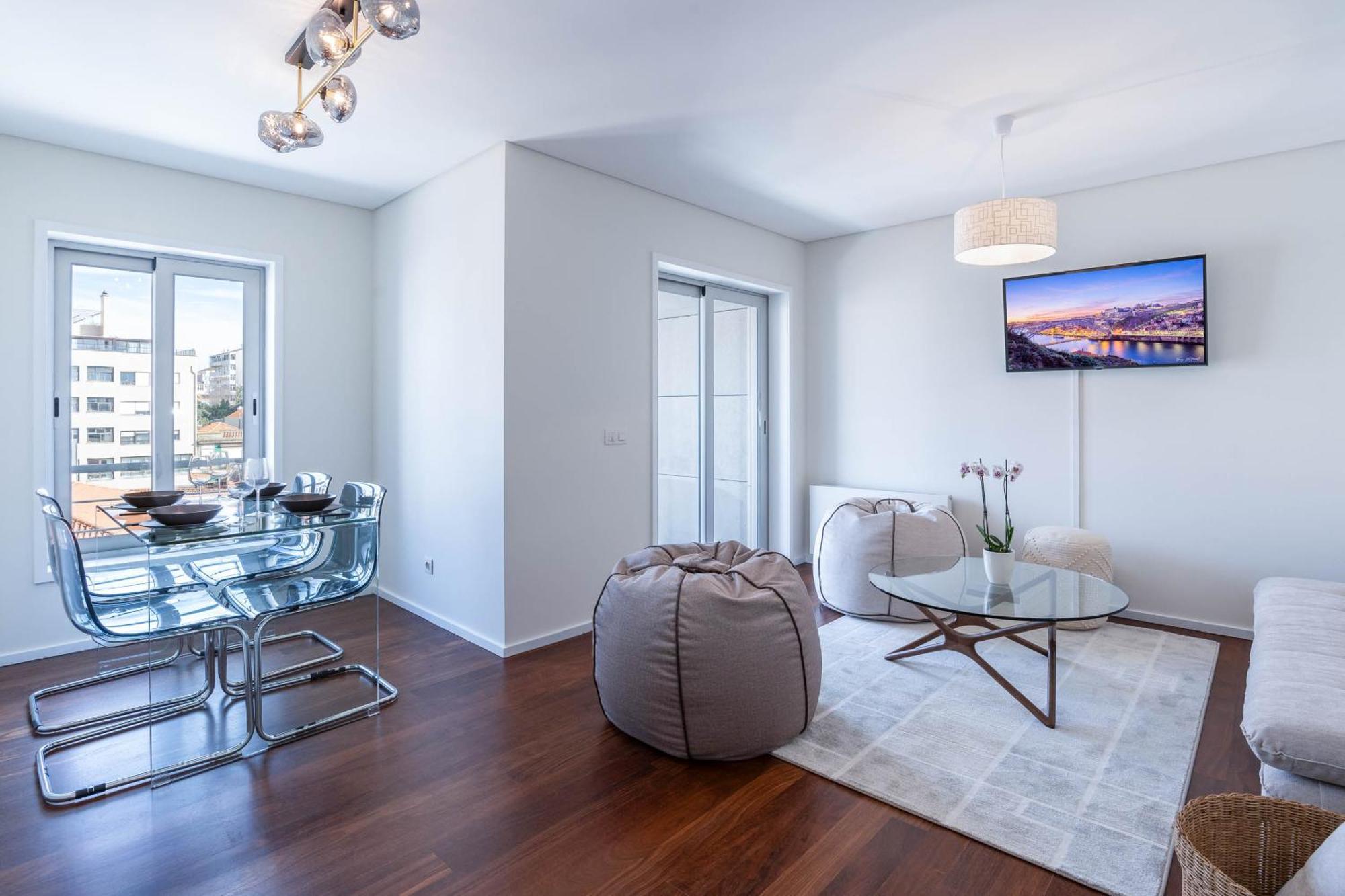 Cedofeita Sunny Apartment - Balcony & Parking Porto Luaran gambar